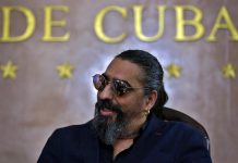 El Cigala bucea en las raíces de la salsa, un viaje que empezó en Cuba Sin dejar de lado su estirpe flamenca y gitana, Diego "El Cigala" ha buceado durante dos años en las raíces de la salsa.