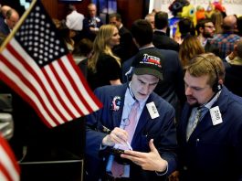 Wall Street cierra con un nuevo récord Wall Street cerró hoy con un nuevo récord histórico del Dow Jones.
