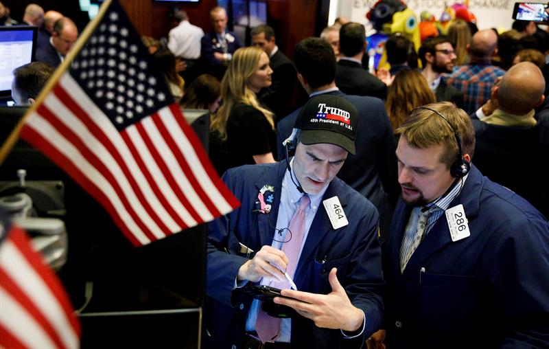 Wall Street cerr&oacute; hoy con un nuevo r&eacute;cord hist&oacute;rico del Dow Jones.