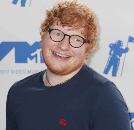 "Perfect", el dueto de Ed Sheeran con Beyonce, pasó al primer lugar de la lista Hot 100 de Billboard.