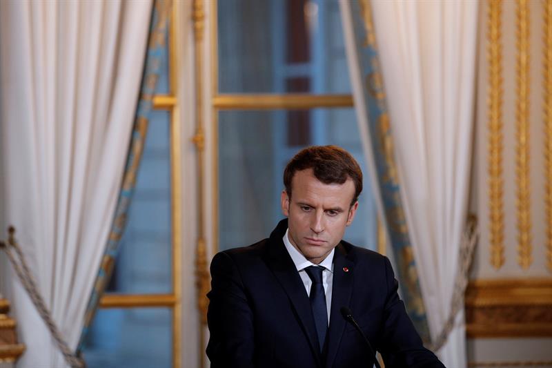 El presidente franc&eacute;s, Emmanuel Macron, que lleva m&aacute;s de siete meses en el cargo, cumple hoy 40 a&ntilde;os con una popularidad al alza y una mayor&iacute;a de los franceses satisfechos con su acci&oacute;n, seg&uacute;n las &uacute;ltimas encuestas.