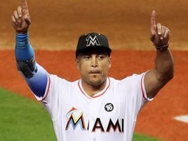 Giancarlo Stanton ya es oficialmente jugador de los Yanquis El Día Inaugural está a sólo siete semanas y media con atracciones únicas como ver la nueva pareja de jonroneros que han conseguido los Yanquis de Nueva York con el traspaso de Giancarlo Stanton por parte de los Marlins de Miami que se unirá al joven Aaron Judge. (foto archivo)