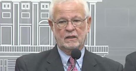 An&iacute;bal Jos&eacute; Torres exigi&oacute; hoy la destituci&oacute;n "inmediata" del secretario de Seguridad P&uacute;blica, H&eacute;ctor Pesquera, ante la inseguridad en la isla por las miles de ausencias de polic&iacute;as por la falta de pagos por horas extras tras el hurac&aacute;n Mar&iacute;a. (foto twitter)