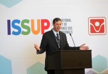  El subsecretario de Estado adjunto de la Oficina de Asuntos Antinarcóticos y Aplicación de la Ley de Estados Unidos, James Walsh.