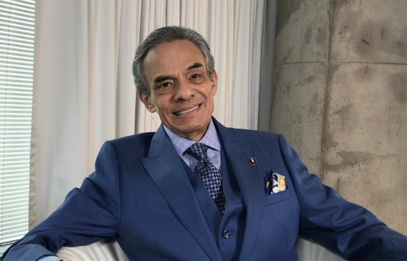 José Jose se mantiene ingresado en un hospital de Coral Gables. (foto archivo)