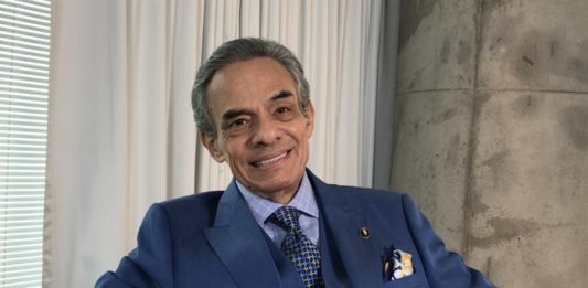 José Jose se mantiene ingresado en un hospital de Coral Gables. (foto archivo)