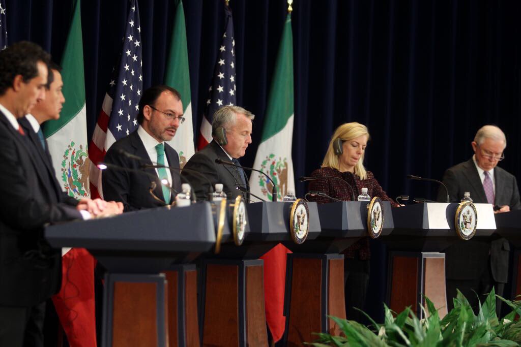 Una delegación del Gobierno de México y otra de Estados Unidos comenzaron hoy en Washington su segunda ronda de negociaciones en el diálogo establecido entre los dos países para mejorar la lucha contra el narcotráfico. (foto twitter @SRE_mx)