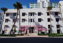 Fachada del Museo del Helado, en Miami Beach, Florida.