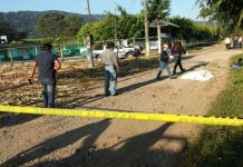 Aumenta la violencia ligada a cárteles en México Inspección de el sitio donde una persona fue asesinada el lunes anterior en Veracruz.