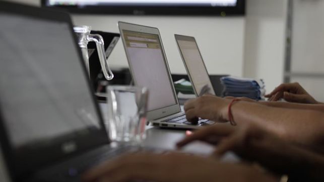 La Comisi&oacute;n Federal de Comunicaciones (FCC) de EE.UU. aprob&oacute; hoy una nueva norma sobre el servicio de internet que acaba con la "neutralidad de la red".