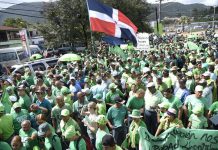 Odebrecht y marchas contra corrupción protagonizaron 2017 en República Dominicana Manifestantes mientras marchan contra la corrupción y la impunidad, en Puerto Plata.