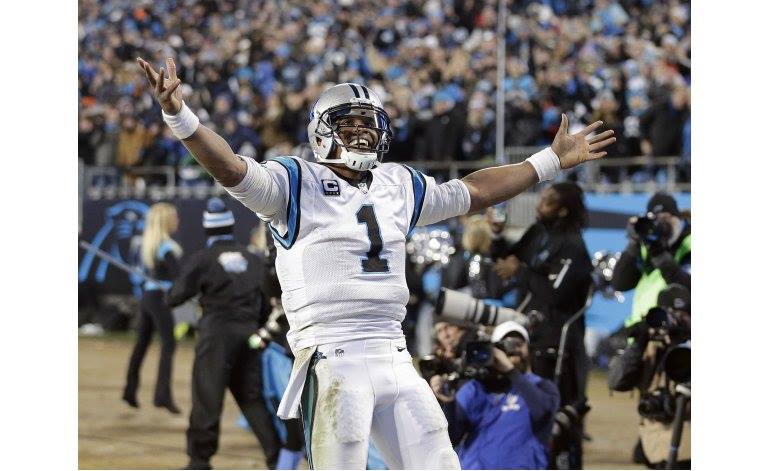 El mariscal de campo Cam Newton lanz&oacute; para 242 yardas y cuatro anotaciones y los Panthers de Carolina frustraron el regreso del quarterback Aaron Rodgers al vencer 31-24 a los Packers de Green Bay.