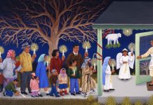 Cuadro de Las Posadas en México, de la artista tejana Carmen Lomas Garza, que recrea esta tradición sobre la historia previa al nacimiento de Jesús, cuando sus padres, María y José buscaban albergue.