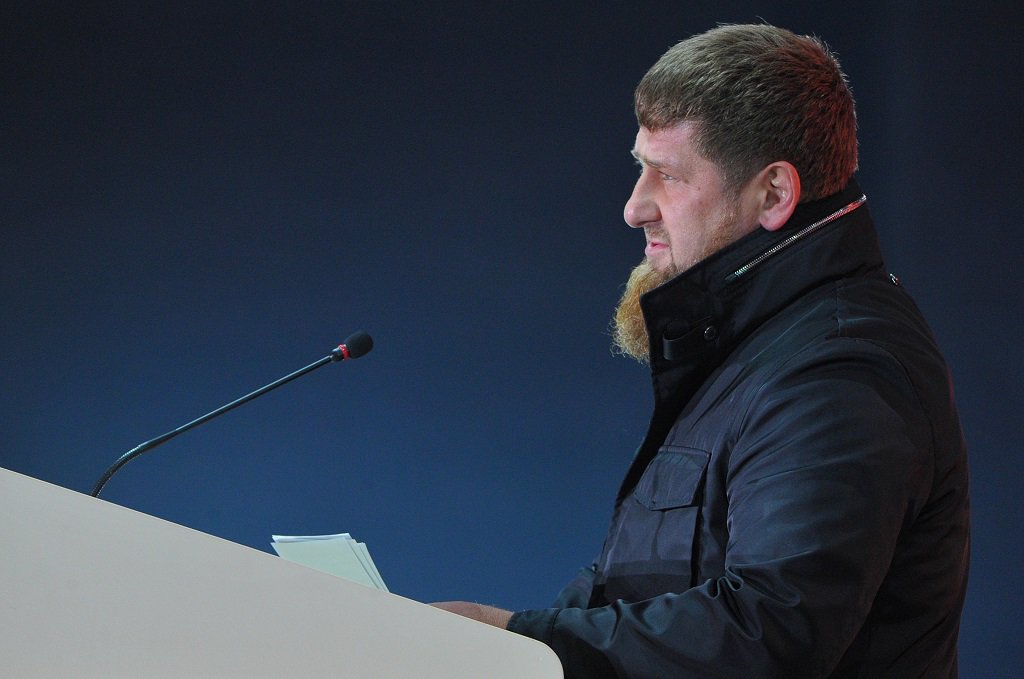 portavoz del Kremlin, Dmitri Peskov, calificó hoy de "ilegales" las sanciones adoptadas por Estados Unidos contra el líder de Chechenia, Ramzán Kadírov, y otros cuatro rusos en virtud de la Ley Magnistky por violaciones de derechos humanos en Rusia.