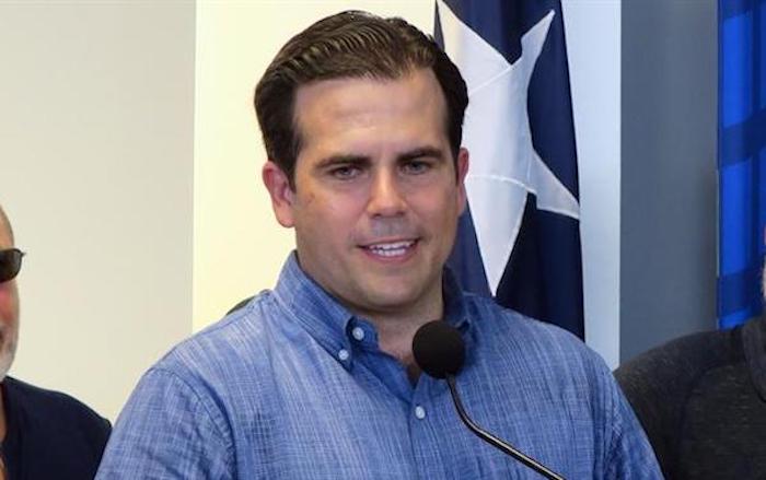 RICARDO ROSSELLO Si las funerarias de Puerto Rico son los nuevos voceros del gobierno de la Isla del Encanto, el gobernador, está demás. Cifras reales de muertos ponen dudas sobre él.