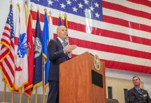 El gobernador de Florida, Rick Scott, declaró emergencia para su estado ante la cantidad de personas que llegaron desde Puerto Rico. (foto twitter @FLGovScott)