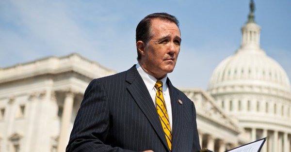  El congresista republicano Trent Franks investigado por el Comit&eacute; de &Eacute;tica de la C&aacute;mara Baja. (foto twitter @RepTrentFranks)