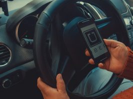 Uber expondrá en una vista pública esta semana su posición sobre el reglamento que busca regular al transporte público y las Empresas de Red de Transporte (ERT) bajo la Comisión de Servicio Público (CSP), que propone limitar los servicios a turistas en ciertas zonas de la isla. (foto archivo)