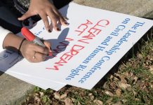 El escepticismo comienza cundir entre activistas y "soñadores" a pocos días de que el Congreso inicie el viernes su parón navideño sin aprobar una ley que dé estatus legal permanente a jóvenes indocumentados.