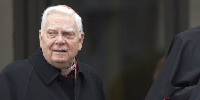 El cardenal estadounidense Bernard Law, señalado como encubridor de algunos casos de curas pederastas cuando era arzobispo de Boston (Estados Unidos) entre los años 1984 y 2002, murió a los 86 años en Roma.