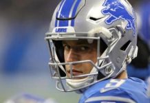 El mariscal de campo Matthew Stafford lanzó dos pases de anotación y los Lions de Detroit siguen con posibilidades de pasar a la fase final, luego de derrotar 20-10 a los Bears de Chicago.