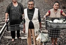 Cineasta mexicano muestra filme en Estados Unidos para que entiendan a indocumentados Arturo González Villaseñor presenta su documental "Llévate mis amores", acerca de "Las patronas". (foto twitter)
