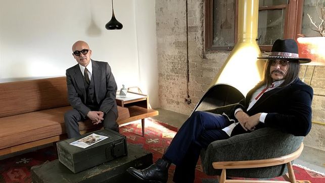  Los mexicanos Bostich & Fussible, pertenecientes a la banda Nortec Collective.