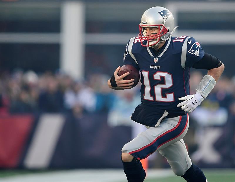 El mariscal de campo de los New England Patriots Tom Brady