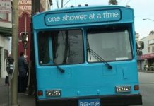 Autobús con duchas recorrerá Brooklyn para ofrecer un baño a los habitantes de la calle Brooklyn Autobús Duchas