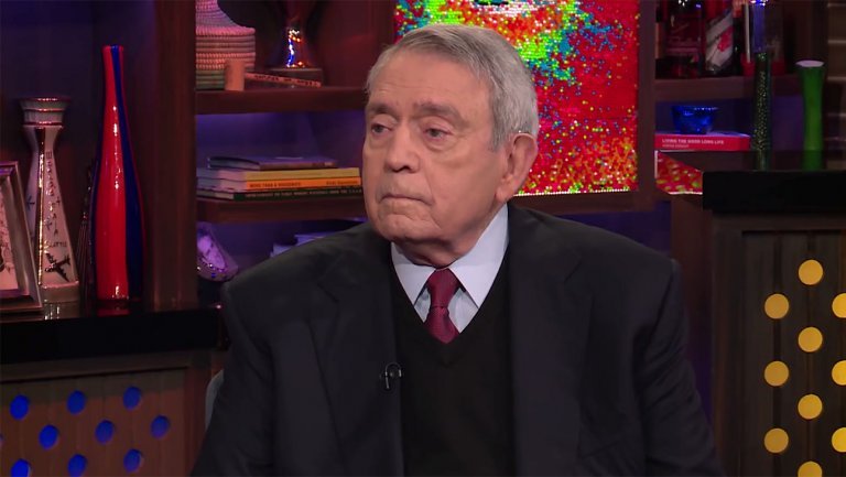 La Universidad p&uacute;blica del estado de Nueva York (SUNY) ha retirado el t&iacute;tulo de doctorado honor&iacute;fico en Letras y Humanidades al expresentador de la cadena CBS Charlie Rose. (foto twitter)