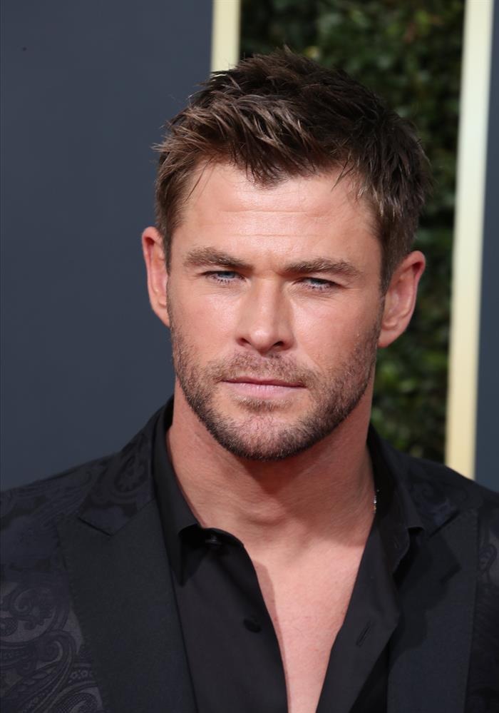 El dilema de un soldado de EE.UU. que deja a su mujer e hijos para luchar contra los talibanes en Afganist&aacute;n da forma al tejido emocional de "12 Strong", una cinta protagonizada por Chris Hemsworth.