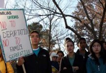 La Corte de Inmigración de Charlotte, en Carolina del Norte, vive un momento complicado con el más rápido crecimiento de casos pendientes del país y las denuncias de activistas de que los jueces rechazan realizar audiencias de fianza para los inmigrantes detenidos. (foto twitter)