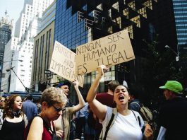 Trump hablará con legisladores sobre el futuro de los "soñadores" Donald Trump, recibirá este martes en la Casa Blanca a un grupo bipartidista de legisladores para continuar las conversaciones sobre una posible solución migratoria para los miles de jóvenes indocumentado