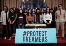 Unos 150.000 soñadores se beneficiarían en Nueva York de haber acuerdo migratorio Beneficiarios del DACA atienden una conferencia de prensa instando a la acción del Congreso para los Dreamers
