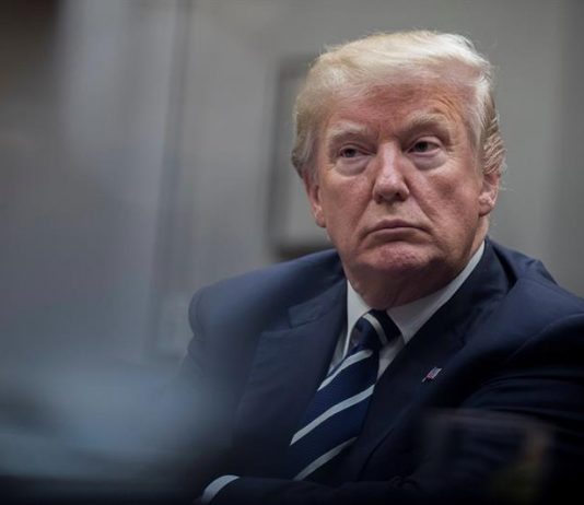 A pesar de los mensajes alarmistas del presidente Donald Trump estos últimos días, en realidad el cierre parcial del Gobierno de EE.UU., consumado anoche tras la incapacidad de republicanos y demócratas de alcanzar un acuerdo presupuestario, supondrá apenas un "inconveniente" para las Fuerzas Armadas. (foto archivo)