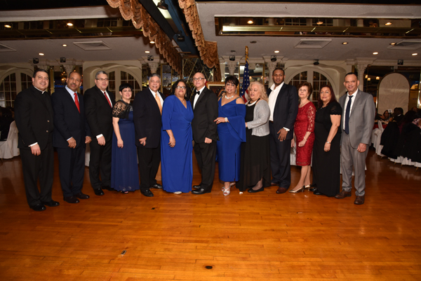 integrantes del Comite Arquidiocesano Nuestra Senora de la Altagracia integrado por Jose Crisostomo, Agustn Ortiz,Roelvis Almonte, Rodolfo Paulino, Raquel Ramos, Juan Hiraldo y el&nbsp; Reverendo Sixto Quezada.