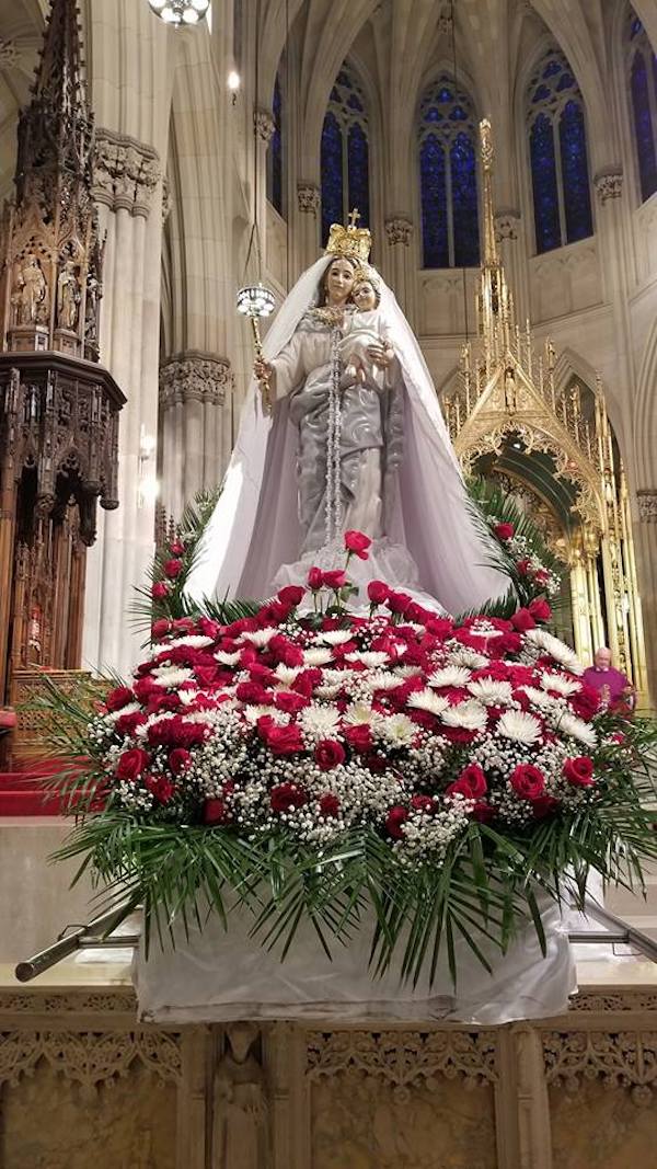 Imagen de la Virgen de la Nube durante la solemne misa anual que organizan los azogue&ntilde;os en la Catedral de San Patricio en Manhattan el 17 de diciembre del 2017 por veinticuatro a&ntilde;os consecutivos. Foto cortes&iacute;a del Sr. Victor Condo Esquivel