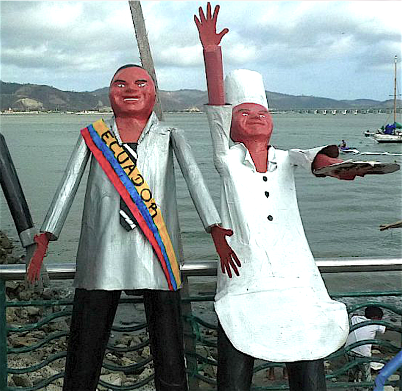 Los A&ntilde;os Viejos en Ecuador surgieron como una forma de protesta social contra los malos gobiernos y se representan con mu&ntilde;ecos elaborados con ropa vieja y rellenos de aserr&iacute;n, peri&oacute;dico o cartones, como este ex presidente y su cocinero.