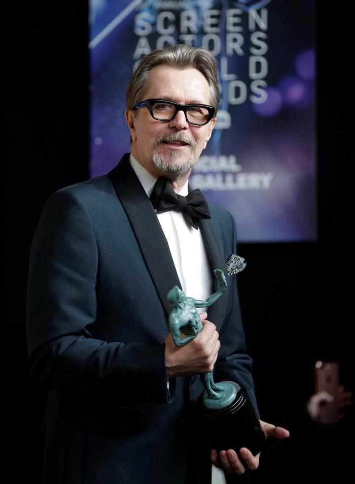 Gary Oldman se llev&oacute; el galard&oacute;n al mejor actor por "Darkest Hour".