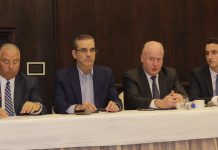 Firma de exalcalde Giuliani asesorará político dominicano contra femenicidios La firma Giuliani Partners, del exalcalde de Nueva York Rudolph Giuliani, asesorará al excandidato presidencial de la República Dominicana Luis Abinader en la búsqueda de soluciones a los feminicidios en este país. (foto twitter @luisabinader)
