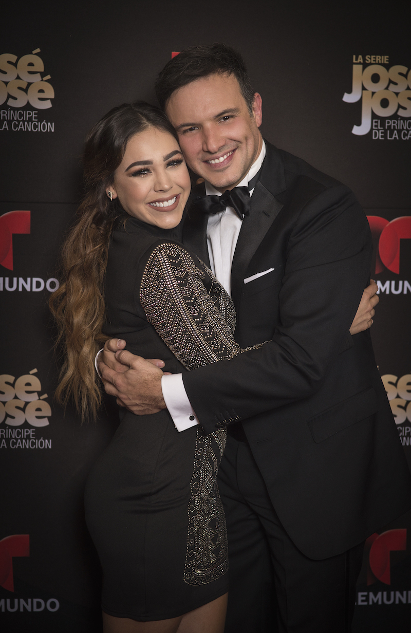 Danna Paola y Alejandro De La Madrid