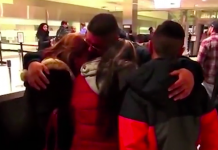 Deportan a mexicano tras vivir 30 años en EEUU; su familia está "devastada" 39 años, que residía en el estado de Michigan, fue deportado a México después de vivir en el país durante los últimos treinta años.