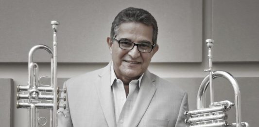 El veterano músico puertorriqueño Luis "Perico" Ortiz celebrará el próximo día 20 en Nueva York sus 55 años de carrera. (foto twitter)