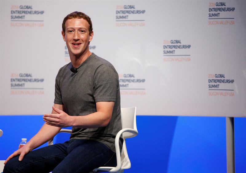 Mark Zuckerberg, public&oacute; hoy un alegato en su red social en el que urge al Congreso de EE.UU. a salvar el programa migratorio DACA y dar un estatus legal permanente a miles de j&oacute;venes indocumentados.