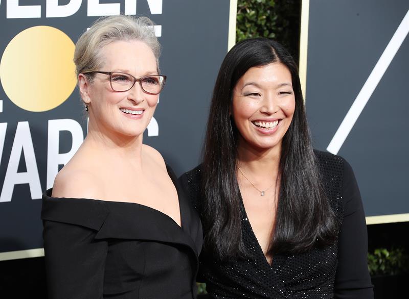 Meryl Streep eligió como invitada a Ai-jen Poo, directora de la National Domestic Workers Alliance.