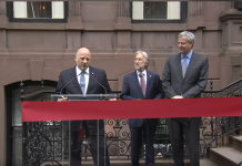 Academia de la Grabación inaugura su nueva sede en Nueva York La Academia de la Grabación inauguró hoy la nueva sede de su capítulo en Nueva York.