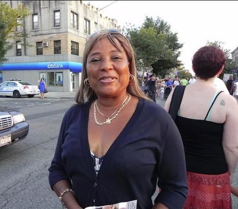 Pamela Harris fue acusada hoy de once cargos, incluidos fraude y manipulaci&oacute;n de testigos. (foto twitter)