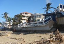 Parte de la destrucción que provocó el huracán María en una terraza en la región de Isabela, en la costa noroeste de Puerto Rico.