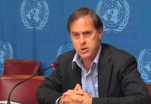 Rupert Colville, portavoz de la Oficina del Alto Comisionado de Naciones Unidas calificó hoy de "racistas" los comentarios de Donald Trump. (foto twitter)