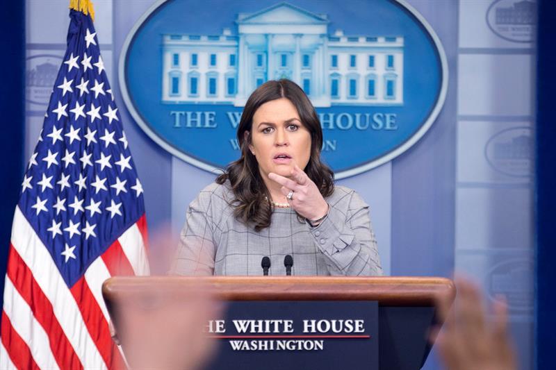 "Consideramos esta decisi&oacute;n como indignante", asegur&oacute; Sarah Sanders.